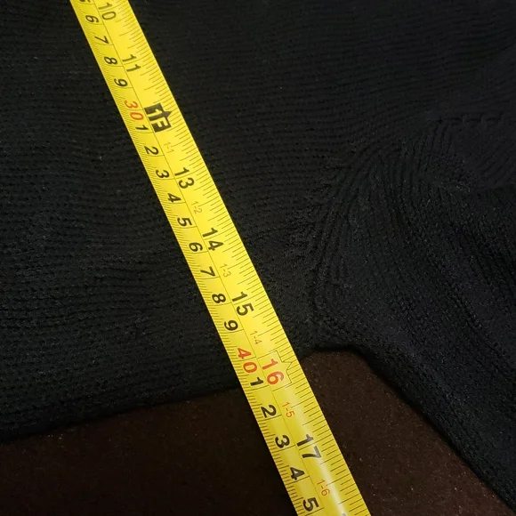 Holt Renfrew Ribbed Keyhole  Sweater - Picture 10 of 12